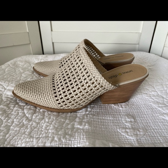 Tan cream slip on mule heel weave - Picture 3 of 8